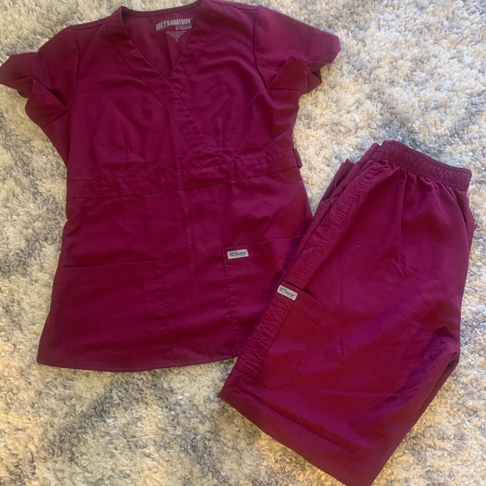 Woman’s Grey’s Anatomy Scrub Set - Size Small
